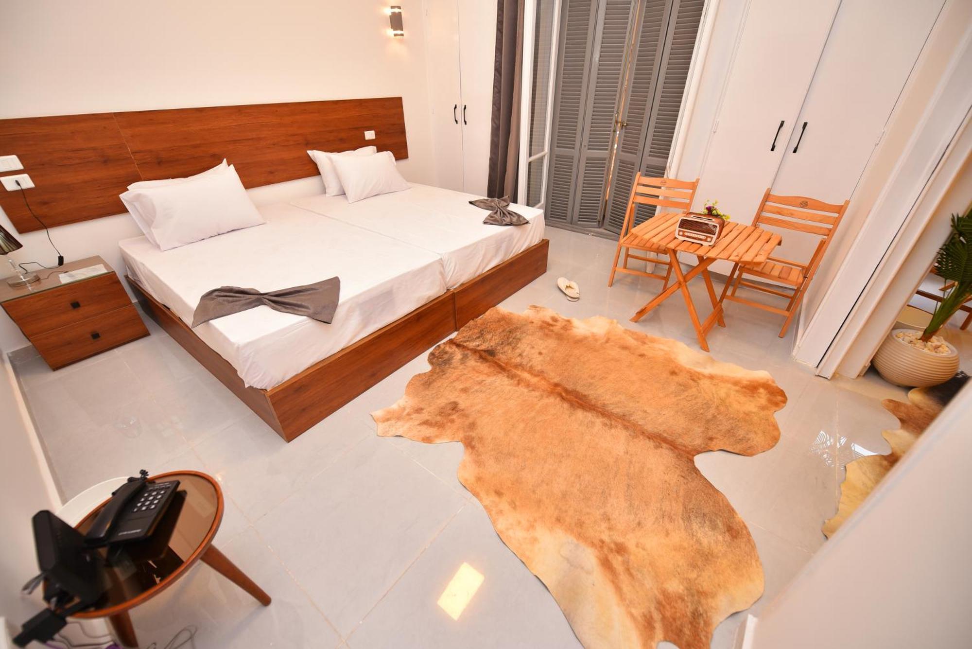 Downtown Aparthotel